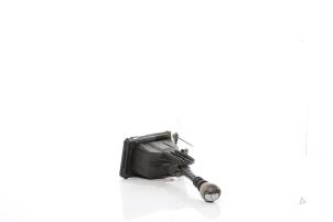 Usados Palanca de cambios Renault Twingo II (CN) 1.2 16V Precio € 100,00 Norma de margen ofrecido por Snuverink Autodemontage