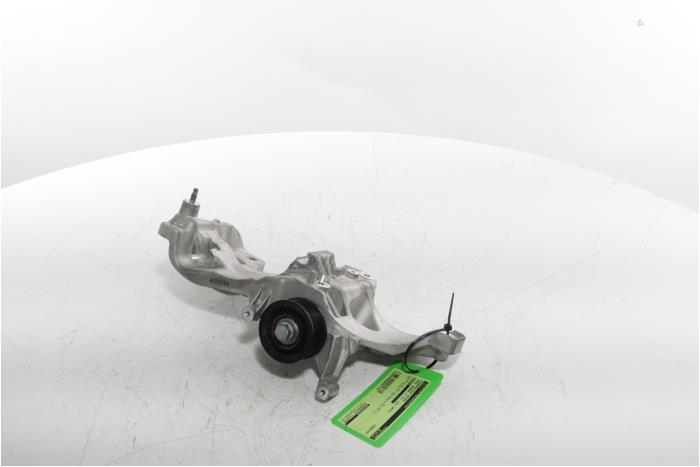 Usagé Support dynamo haut Opel Grandland (X) 1.6 Turbo 16V Hybrid Prix € 39,98 Règlement à la marge proposé par Snuverink Autodemontage