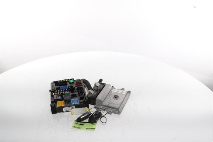 Used Engine management computer Opel Corsa F (UB/UH/UP) Electric, Corsa-e 50kWh Price € 260,15 Inclusive VAT offered by Snuverink Autodemontage