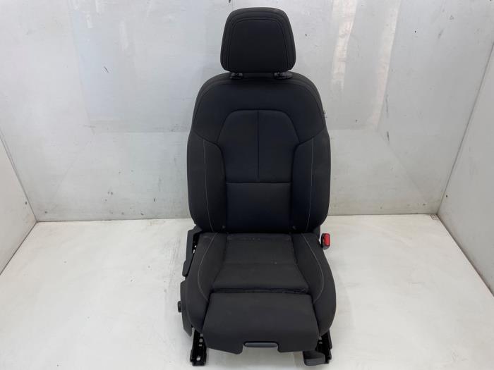 Begagnade Säte, höger Volvo EX40 (XZ) Single Motor Extended Range 82 kWh Pris € 114,95 Inklusive moms erbjuds av Snuverink Autodemontage