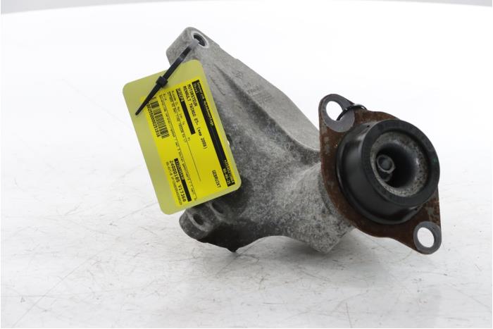Used Engine mount Renault Twingo II (CN) 1.2 Price € 35,00 Margin scheme offered by Snuverink Autodemontage