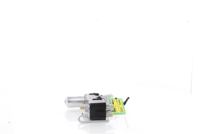 Klima Kondensor van een Opel Corsa F (UB/UH/UP) Electric, Corsa-e 50kWh 2023