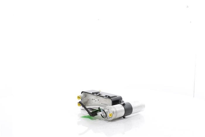 Klima Kondensor van een Opel Corsa F (UB/UH/UP) Electric, Corsa-e 50kWh 2023
