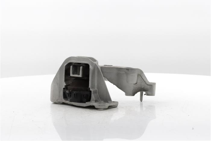 Used Engine mount Renault Arkana (RJLL) 1.6 E-Tech 145 16V Price € 60,50 Inclusive VAT offered by Snuverink Autodemontage