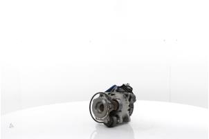 Dynamo van een Peugeot 508 (F3/FB/FH/FP) 1.6 16V Hybrid 225 2021