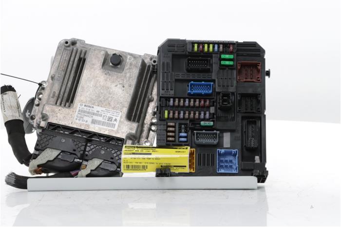 Used Engine management computer Peugeot 508 (F3/FB/FH/FP) 1.6 16V Hybrid 225 Price € 484,00 Inclusive VAT offered by Snuverink Autodemontage