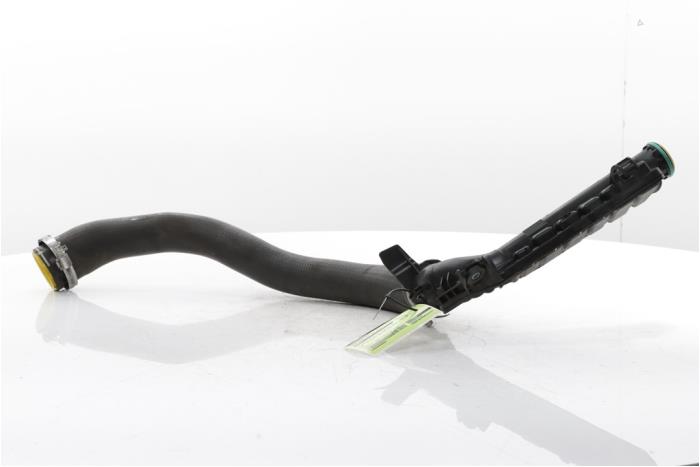 Gebrauchte Intercooler Schlauch Opel Astra L Sports Tourer (F4/FC/FN/FR) 1.2 Turbo 130 12V Preis € 54,45 Mit Mehrwertsteuer angeboten von Snuverink Autodemontage