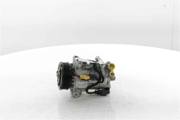 Używane Pompa klimatyzacji Peugeot 5008 II (M4/MC/MJ/MR) 1.2 12V e-THP PureTech 130 Cena € 223,85 Z VAT oferowane przez Snuverink Autodemontage