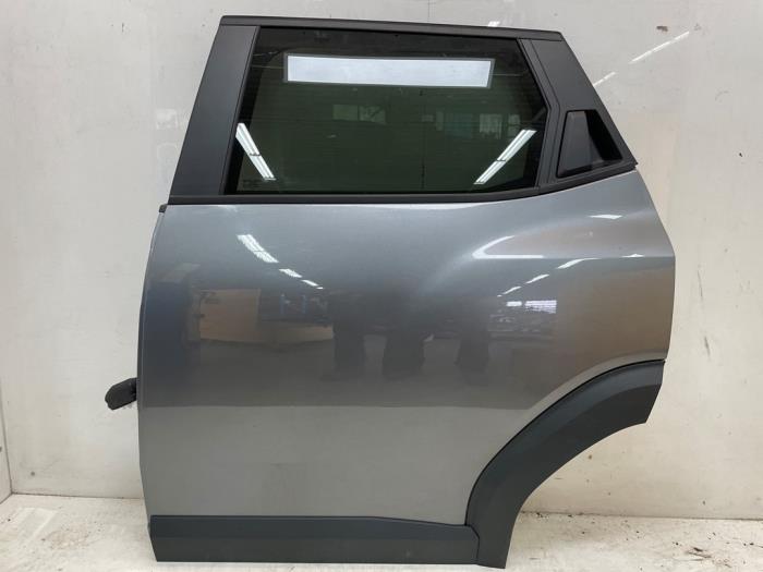 Drzwi lewe tylne wersja 4-drzwiowa z Dacia Duster (DJF) 1.6 Hybrid 140 16V 2025