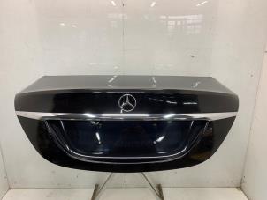 Usados Portón trasero Mercedes C (W205) C-350 e 2.0 16V Precio € 295,00 Norma de margen ofrecido por Snuverink Autodemontage