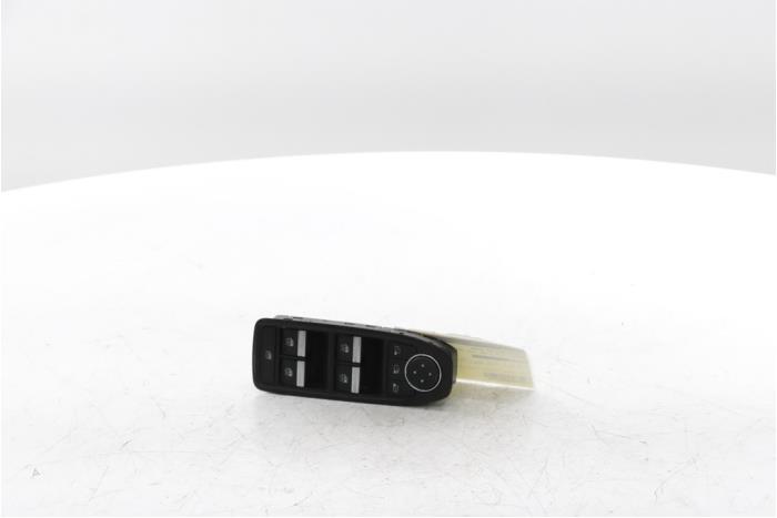 Usados Interruptor combinado de ventanillas Renault Clio V (RJAB) 1.0 TCe 90 12V Precio € 70,00 Norma de margen ofrecido por Snuverink Autodemontage