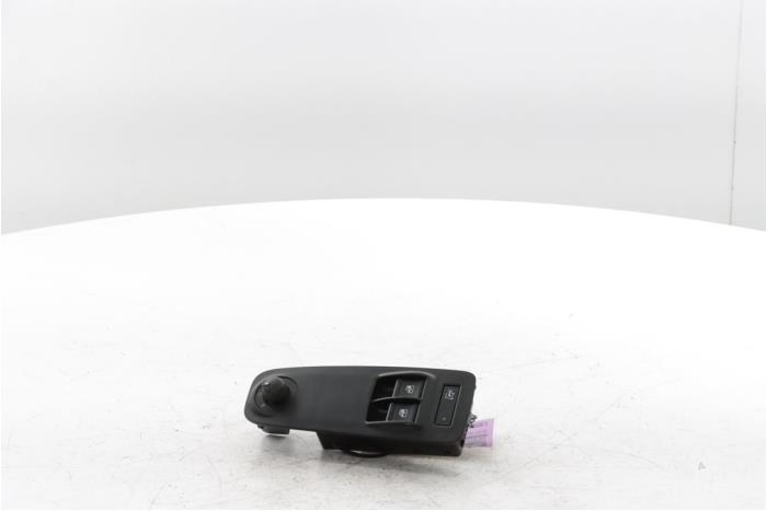 Usados Interruptor combinado de ventanillas Fiat Ducato (250) 2.2 D 120 Multijet 3 Precio € 169,40 IVA incluido ofrecido por Snuverink Autodemontage