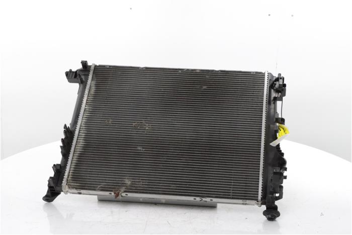 Used Radiator Renault Scénic IV (RFAJ) 1.3 TCE 140 16V Price € 65,00 Margin scheme offered by Snuverink Autodemontage