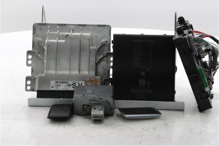 Used Engine management computer Renault Scénic IV (RFAJ) 1.3 TCE 140 16V Price € 325,00 Margin scheme offered by Snuverink Autodemontage