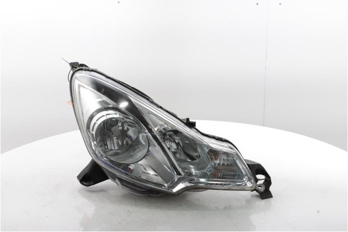 Używane Reflektor prawy Citroen C3 (SC) 1.0 Vti 68 12V Cena € 115,00 Procedura marży oferowane przez Snuverink Autodemontage