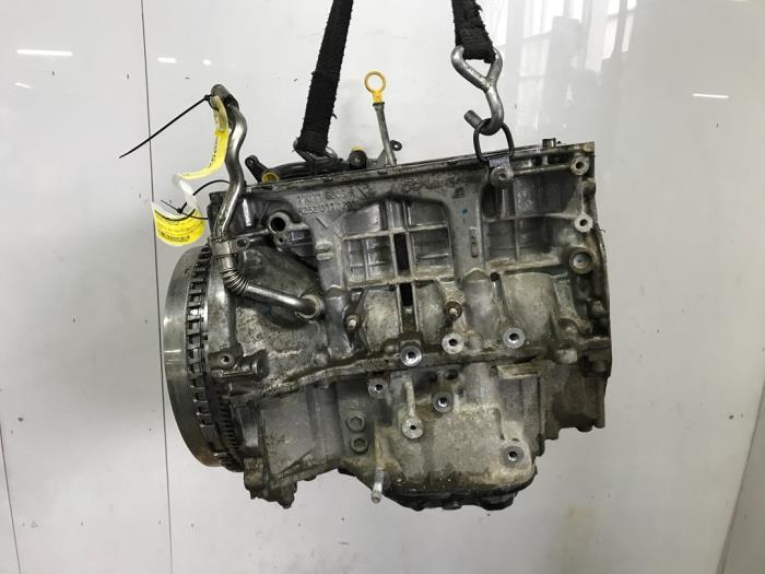 Used Engine crankcase Renault Kadjar (RFEH) 1.3 TCE 160 FAP 16V Price € 450,00 Margin scheme offered by Snuverink Autodemontage