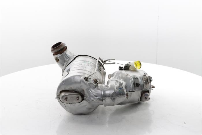 Używane Katalizator Renault Trafic (1FL/2FL/3FL/4FL) 2.0 dCi 16V 145 Cena € 1.754,50 Z VAT oferowane przez Snuverink Autodemontage