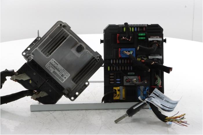 Used Engine management computer Peugeot Partner (EA//EF/EN/EU) 1.5 BlueHDi 75 Price € 423,50 Inclusive VAT offered by Snuverink Autodemontage