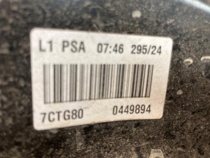 Subframe from a Peugeot 3008 III 1.2 12V Hybrid 136 2024