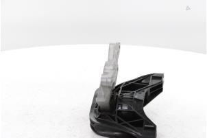 Engine mount from a Peugeot 3008 III 1.2 12V Hybrid 136 2024