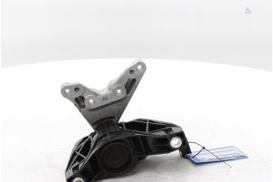 Engine mount from a Peugeot 3008 III 1.2 12V Hybrid 136 2024