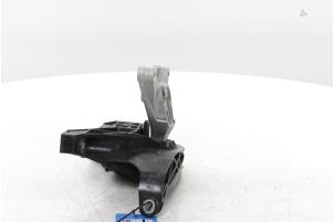 Engine mount from a Peugeot 3008 III 1.2 12V Hybrid 136 2024