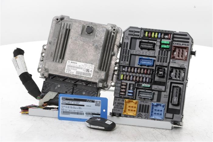 Used Engine management computer Peugeot 3008 II (M4/MC/MJ/MR) 1.6 16V HYbrid 225 Price € 484,00 Inclusive VAT offered by Snuverink Autodemontage