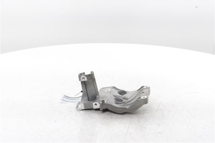 Usagé Support dynamo haut Peugeot 508 (F3/FB/FH/FP) 1.5 BlueHDi 130 Prix € 25,00 Règlement à la marge proposé par Snuverink Autodemontage
