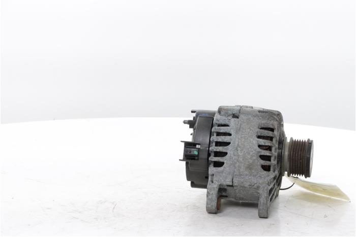 Dynamo från en Renault Clio IV (5R) 1.5 Energy dCi 90 FAP 2015