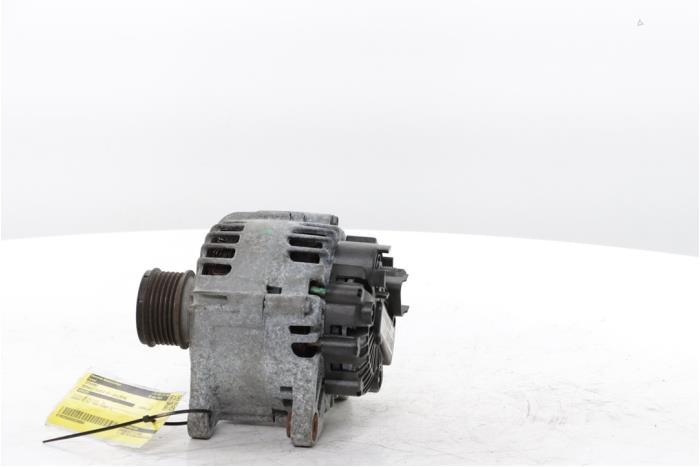 Dynamo från en Renault Clio IV (5R) 1.5 Energy dCi 90 FAP 2015