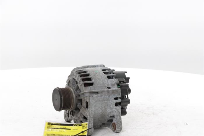 Dynamo från en Renault Clio IV (5R) 1.5 Energy dCi 90 FAP 2015