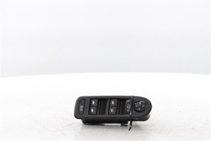 Usados Interruptor combinado de ventanillas Peugeot 508 SW (8E/8U) 2.0 RXH HYbrid4 16V Precio € 80,00 Norma de margen ofrecido por Snuverink Autodemontage