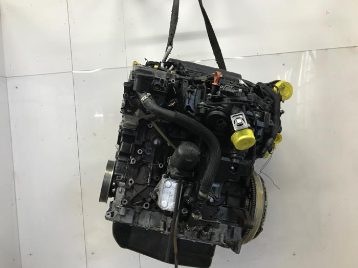Engine from a Peugeot 508 SW (8E/8U) 2.0 RXH HYbrid4 16V 2012