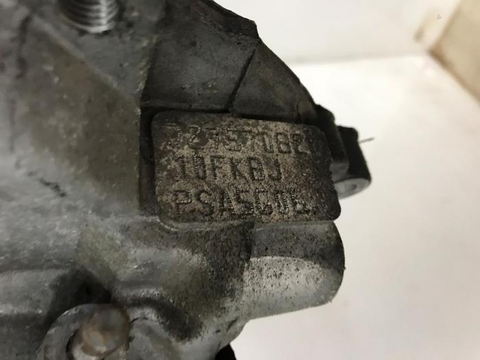Engine from a Opel Grandland (X) 1.6 Turbo 16V Hybrid4 2021