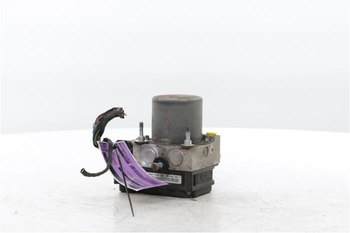 Begagnade ABS-pump Fiat Ducato (250) 2.3 D 120 Multijet Pris € 163,35 Inklusive moms erbjuds av Snuverink Autodemontage