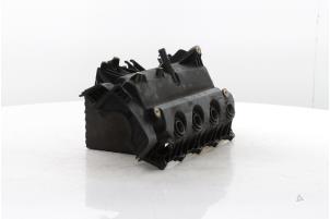 Ventildeckel van een Renault Twingo (C06) 1.2 16V 2005