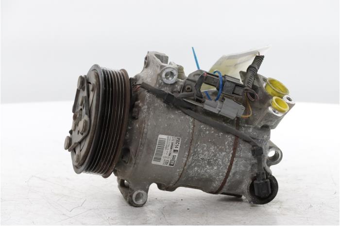 Gebrauchte Klimapumpe Renault Megane IV Estate (RFBK) 1.2 Energy TCE 100 Preis € 75,00 Margenregelung angeboten von Snuverink Autodemontage