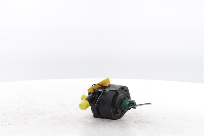 Begagnade Vattenpump Renault Twingo III (AH) ZE R80 Pris € 363,00 Inklusive moms erbjuds av Snuverink Autodemontage