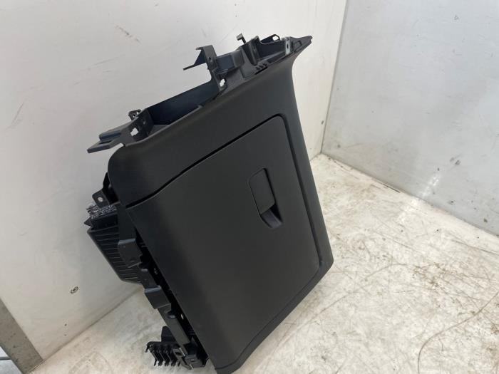 Begagnade Handskfack Citroen Berlingo 1.2 12V PureTech 110 Pris € 55,00 Marginaltabell erbjuds av Snuverink Autodemontage