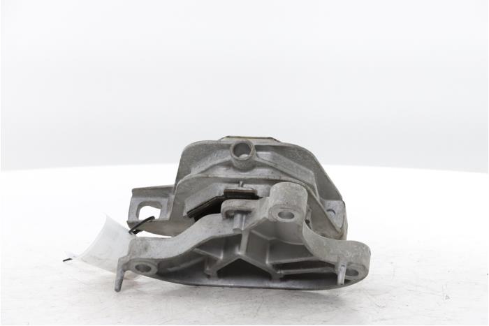 Used Engine mount Peugeot Expert (V1/VA/VB/VE/VF/VT/VY) e-Expert Price € 66,55 Inclusive VAT offered by Snuverink Autodemontage