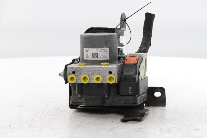 Usagé Pompe ABS Peugeot 308 SW (F4/FC/FN/FR) 1.2 12V PureTech 130 Prix € 423,50 Prix TTC proposé par Snuverink Autodemontage