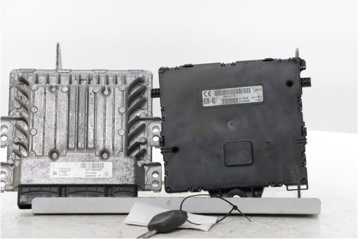 Used Engine management computer Renault Master III (FV) 2.3 dCi 165 16V FWD Price € 544,50 Inclusive VAT offered by Snuverink Autodemontage