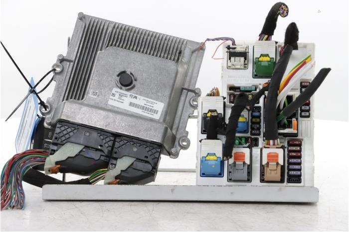 Used Engine management computer Peugeot 308 SW (F4/FC/FN/FR) 1.2 12V PureTech 130 Price € 544,50 Inclusive VAT offered by Snuverink Autodemontage
