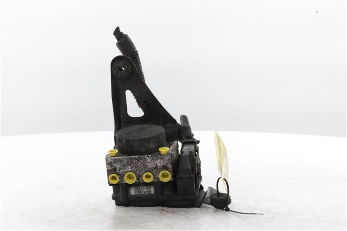 Begagnade ABS-pump Renault Kangoo Express (FW) 1.5 dCi 105 FAP Pris € 90,00 Marginaltabell erbjuds av Snuverink Autodemontage