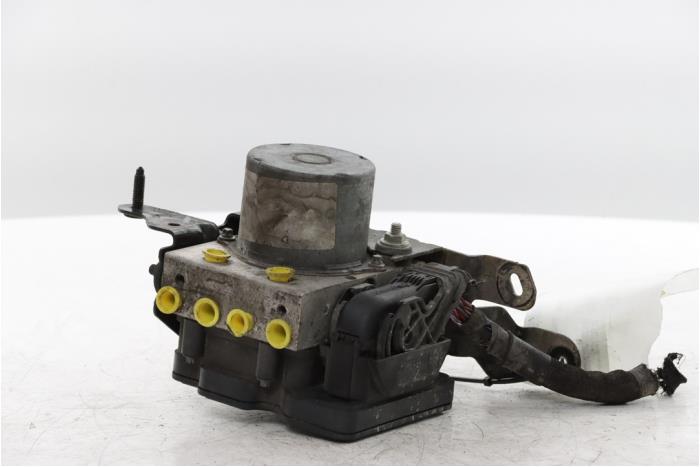 Usagé Bloc ABS Opel Movano 2.3 CDTi Biturbo 16V FWD Prix € 302,50 Prix TTC proposé par Snuverink Autodemontage