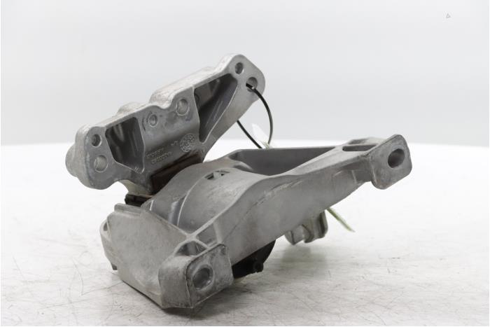 Used Engine mount Opel Vivaro 1.5 CDTI 102 Price € 42,35 Inclusive VAT offered by Snuverink Autodemontage