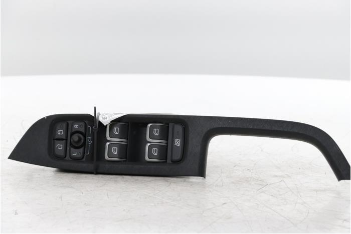Używane Przelacznik combi okienny Lynk &amp; Co 01 1.5 PHEV Cena € 84,70 Z VAT oferowane przez Snuverink Autodemontage