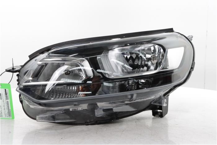 Używane Reflektor lewy Opel Vivaro 1.5 CDTI 102 Cena € 242,00 Z VAT oferowane przez Snuverink Autodemontage