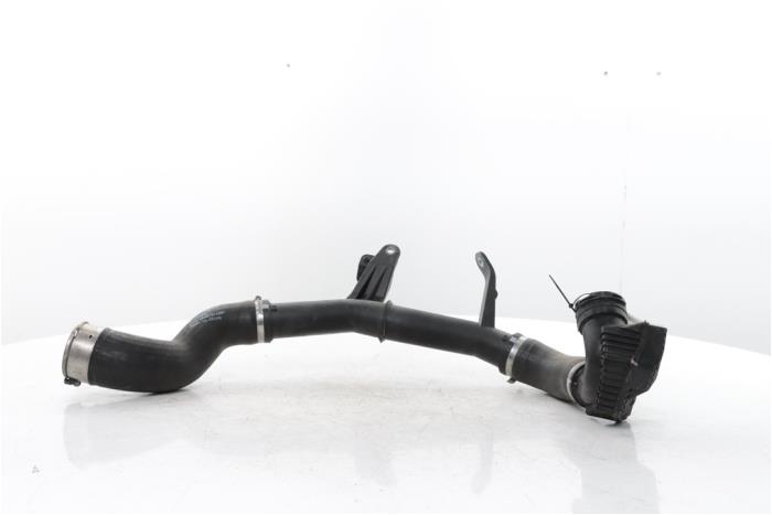 Gebrauchte Intercooler Schlauch Lynk &amp; Co 01 1.5 PHEV Preis € 54,45 Mit Mehrwertsteuer angeboten von Snuverink Autodemontage