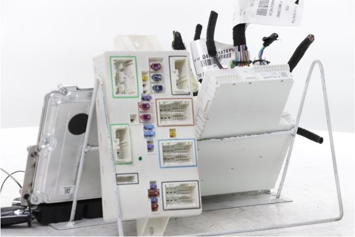Engine management computer from a Peugeot 3008 III 1.6 16V Plug-in Hybrid 195 2025